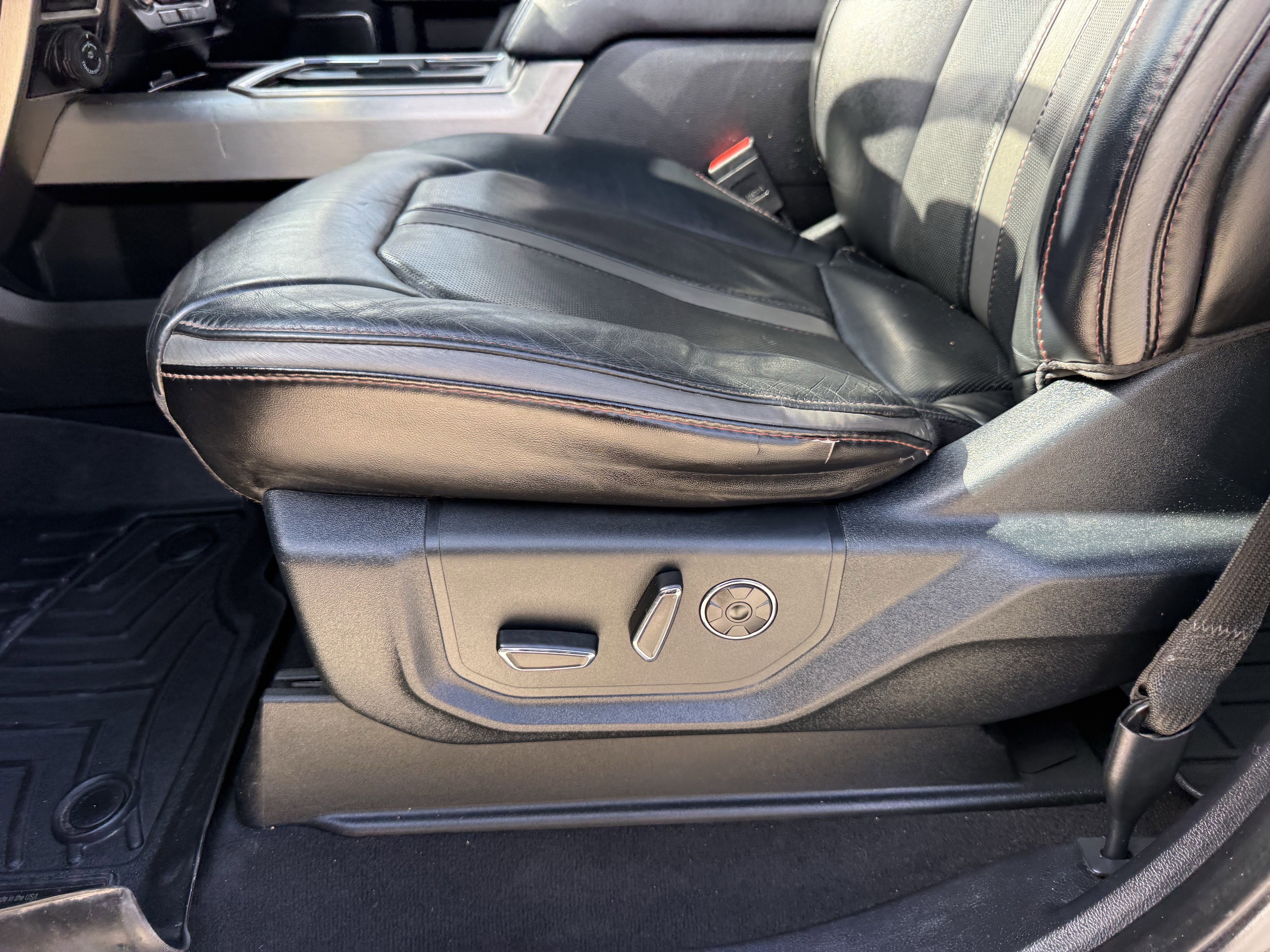 Used 2021 Ford F250 Platinum w/ FX4 Off-Road Package image 29