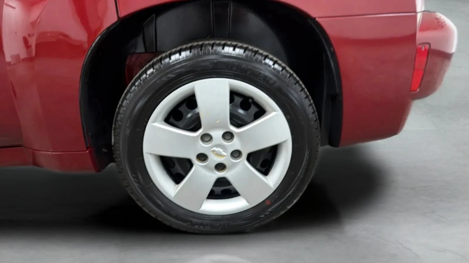 Used 2009 Chevrolet HHR LS FWD image 25