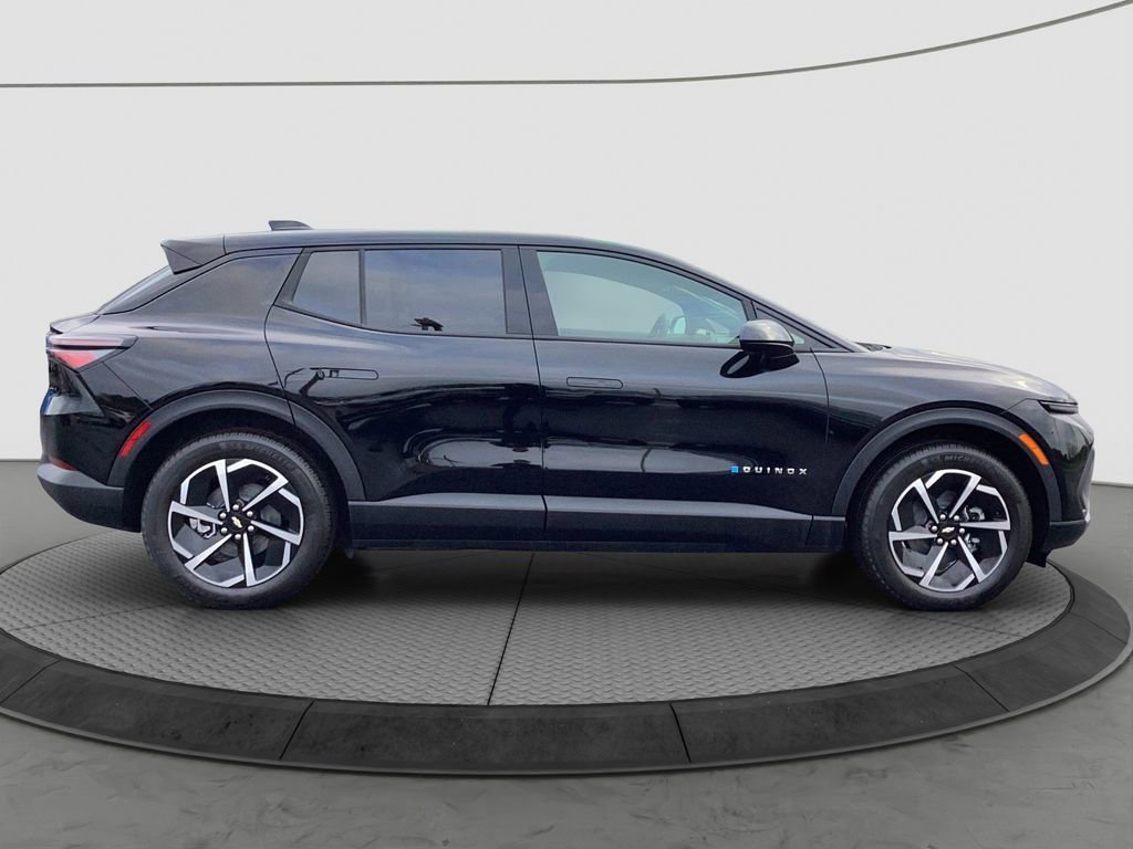 New 2026 Chevrolet Equinox EV LT image 8