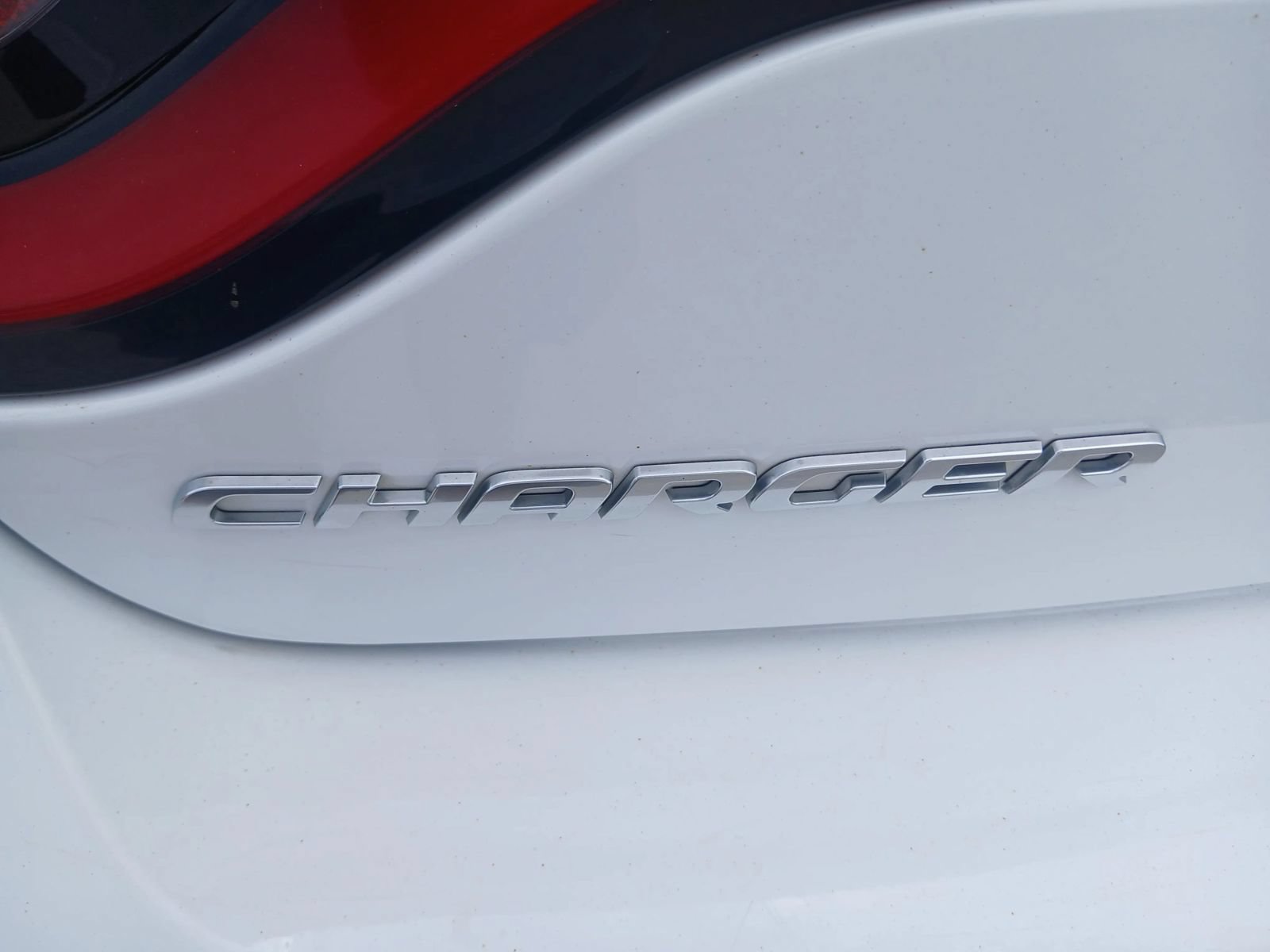 Used 2019 Dodge Charger SXT RWD image 14