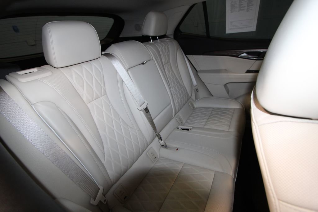 Used 2023 Buick Envision Avenir image 26