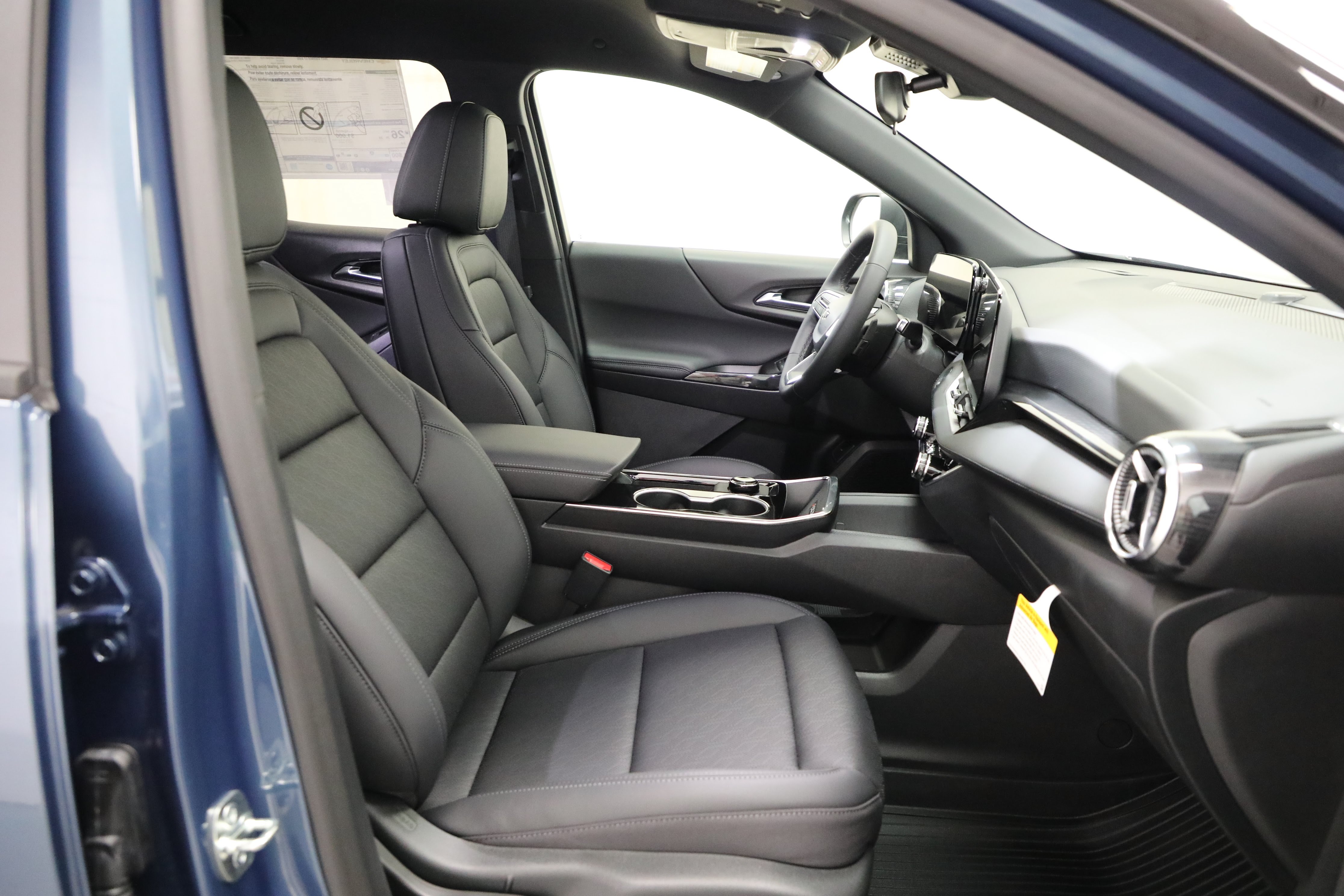 New 2027 Chevrolet Equinox LT w/ Convenience Package II AWD/4WD image 8