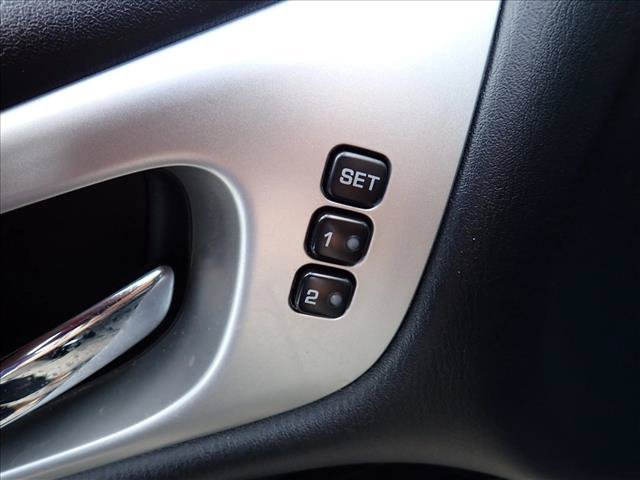 Used 2019 Nissan Pathfinder SL AWD/4WD image 16