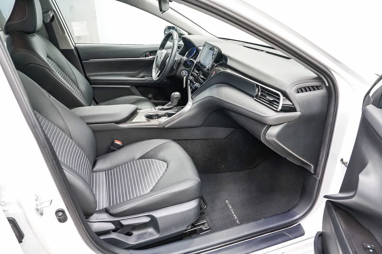 Used 2024 Toyota Camry SE FWD image 16