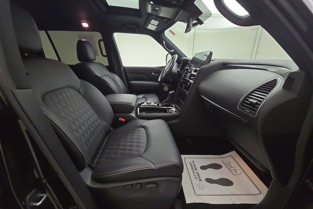 Used 2024 INFINITI QX80 Sensory image 30