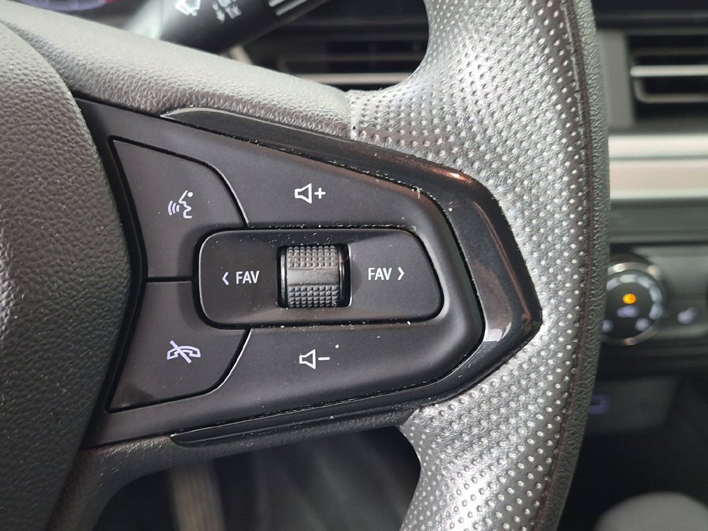 Certified 2024 Chevrolet Trax LS w/ LS Convenience Package FWD image 19