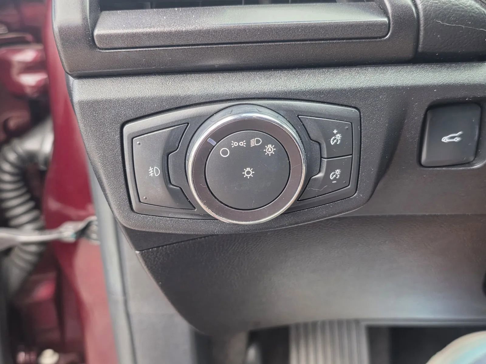 Used 2018 Ford Fusion Titanium FWD image 23
