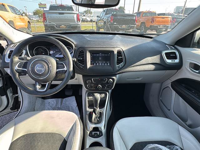 Used 2019 Jeep Compass Latitude w/ Popular Equipment Group FWD image 15