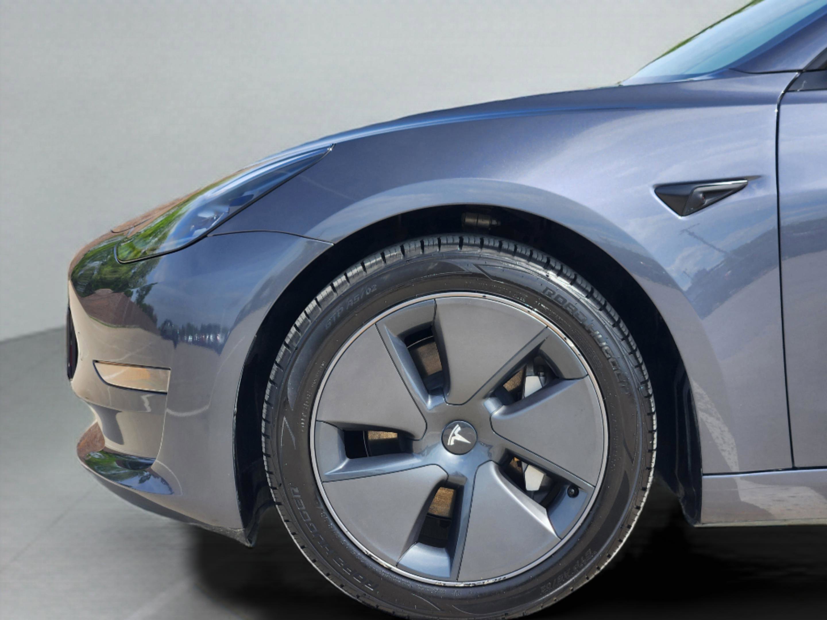 Used 2023 Tesla Model 3 Standard Range image 29