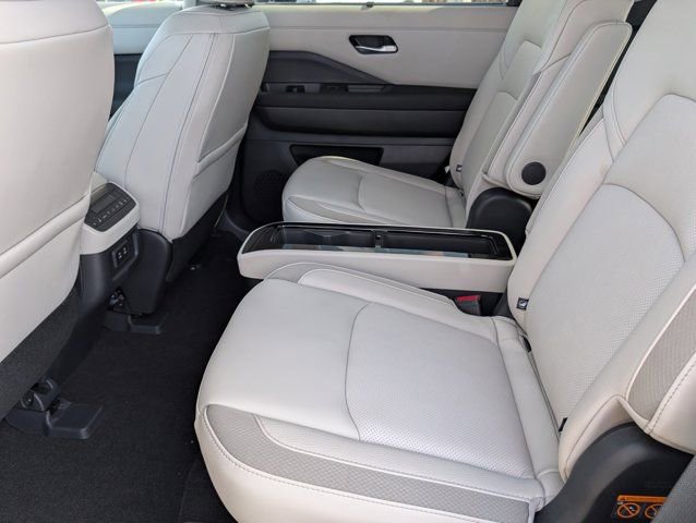 New 2026 Nissan Pathfinder SL w/ SL Premium Package image 20