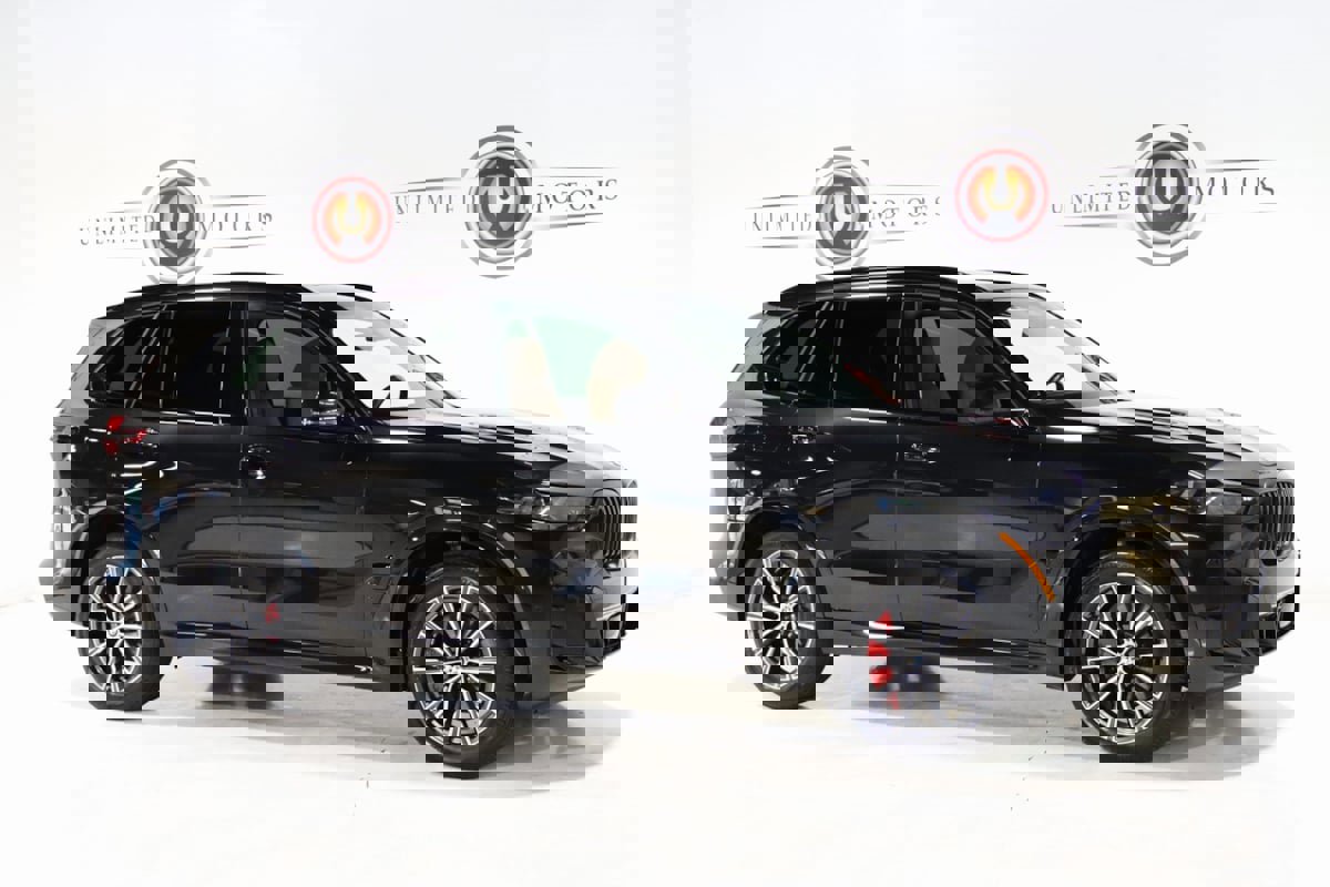 Used 2025 BMW X5 xDrive40i w/ M Sport Package image 6
