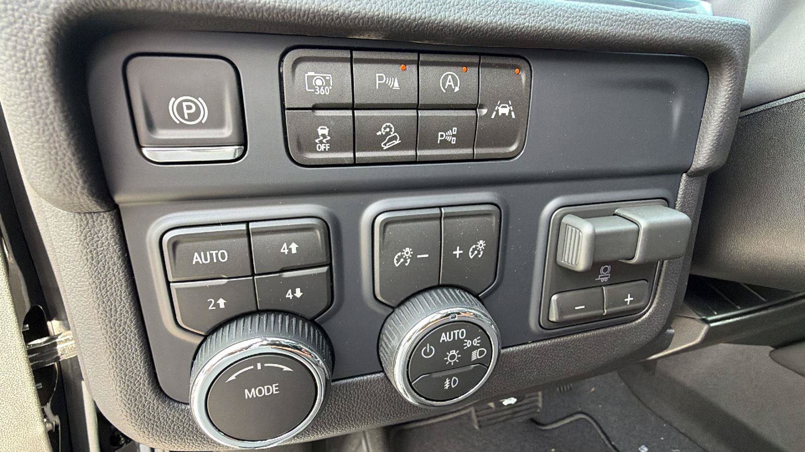 New 2026 Chevrolet Tahoe LT w/ Comfort Package AWD/4WD image 18