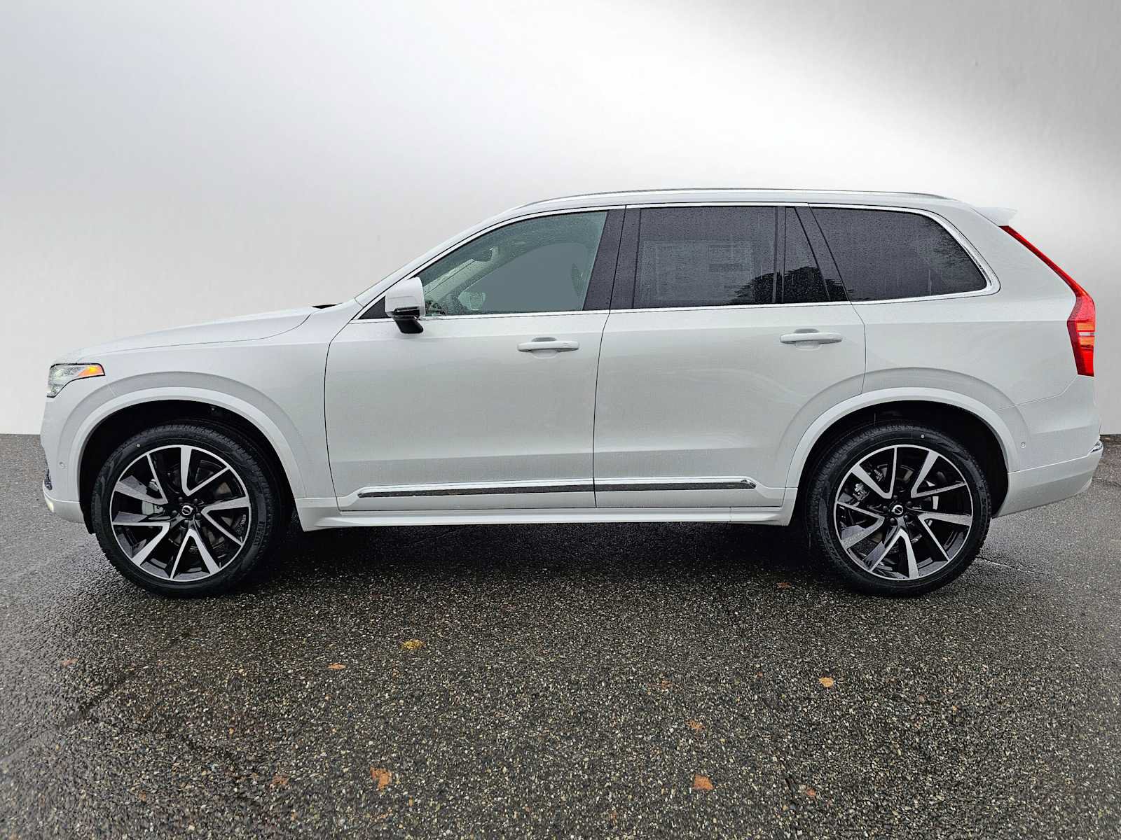 New 2025 Volvo XC90 B6 Plus w/ Protection Package Premier AWD/4WD image 4