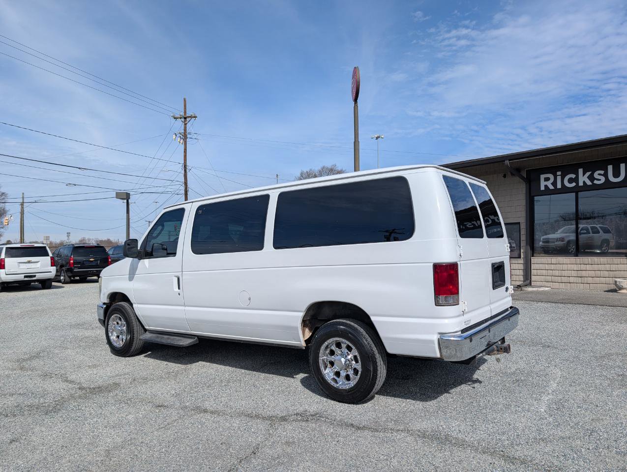 Used 2011 Ford E-350 and Econoline 350 XLT image 9