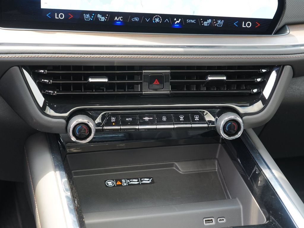 Certified 2026 Chevrolet Suburban High Country w/ Sun And Tow Package AWD/4WD image 24