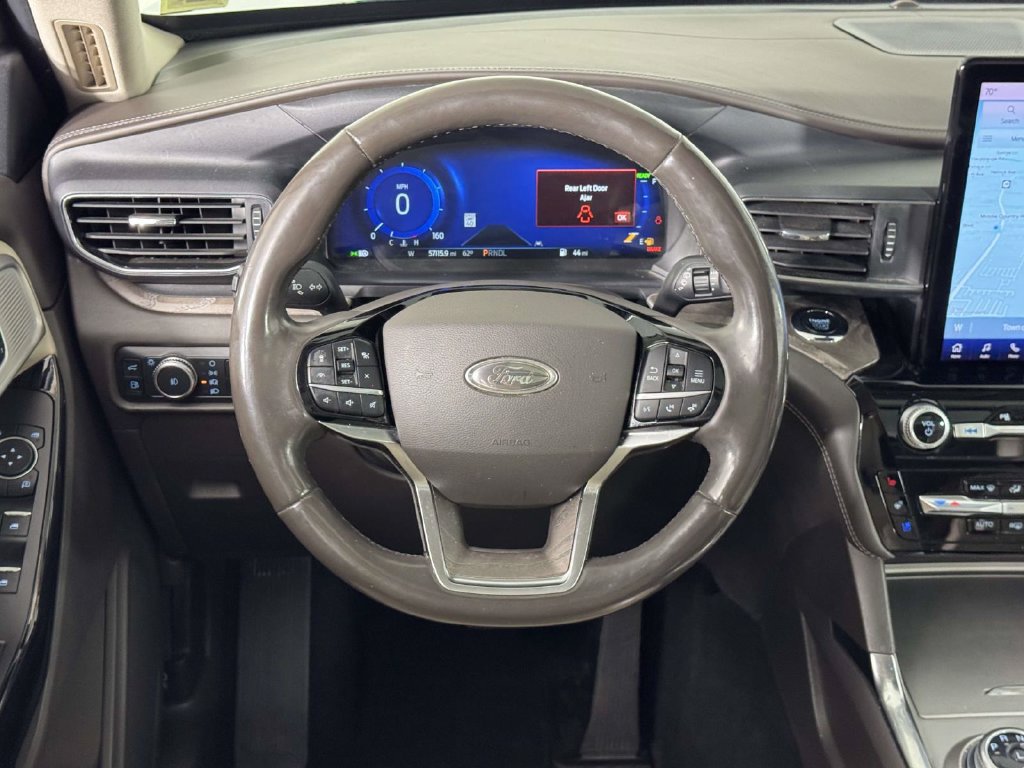 Used 2022 Ford Explorer Platinum w/ Technology Package AWD/4WD image 19