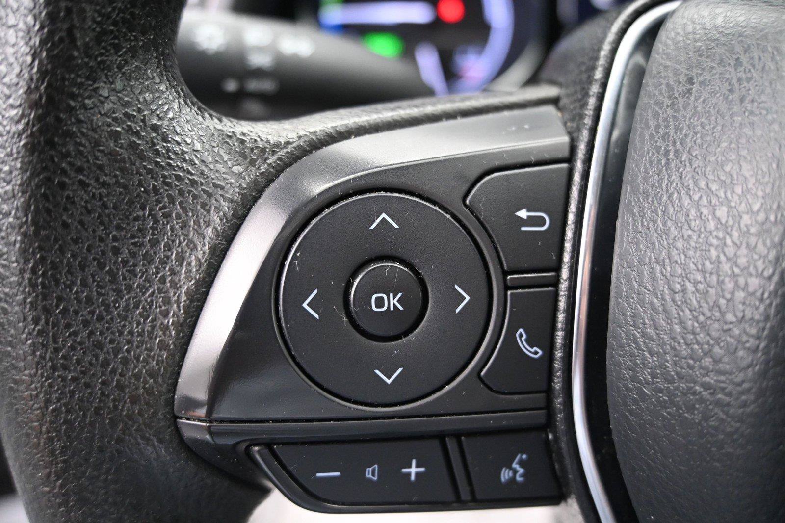 Used 2020 Toyota Camry LE FWD image 7