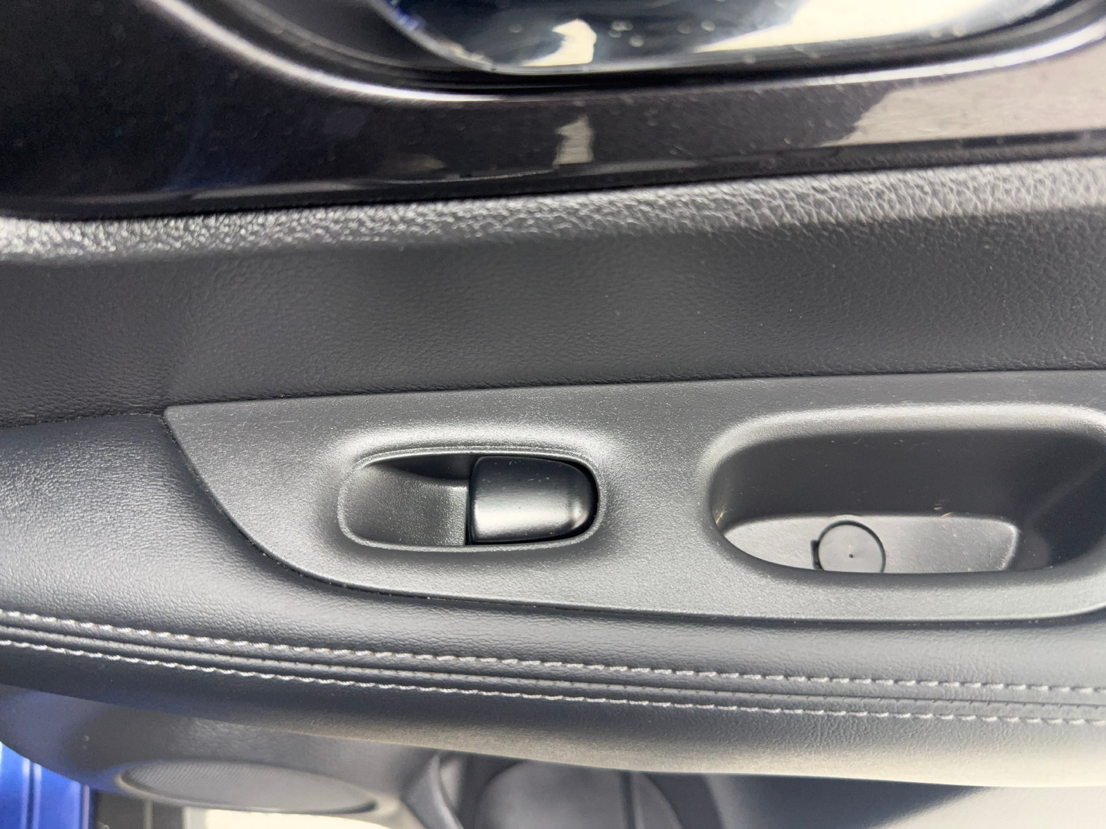 Used 2019 Nissan Rogue SV FWD image 36