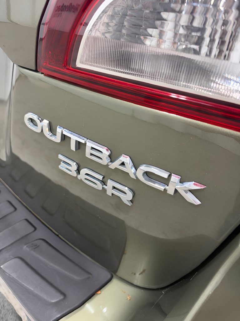 Used 2017 Subaru Outback 3.6R Limited AWD/4WD image 19