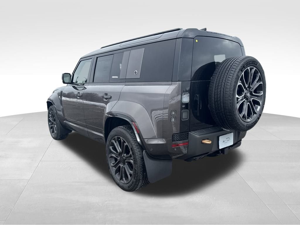 New 2026 Land Rover Defender 110 OCTA image 3