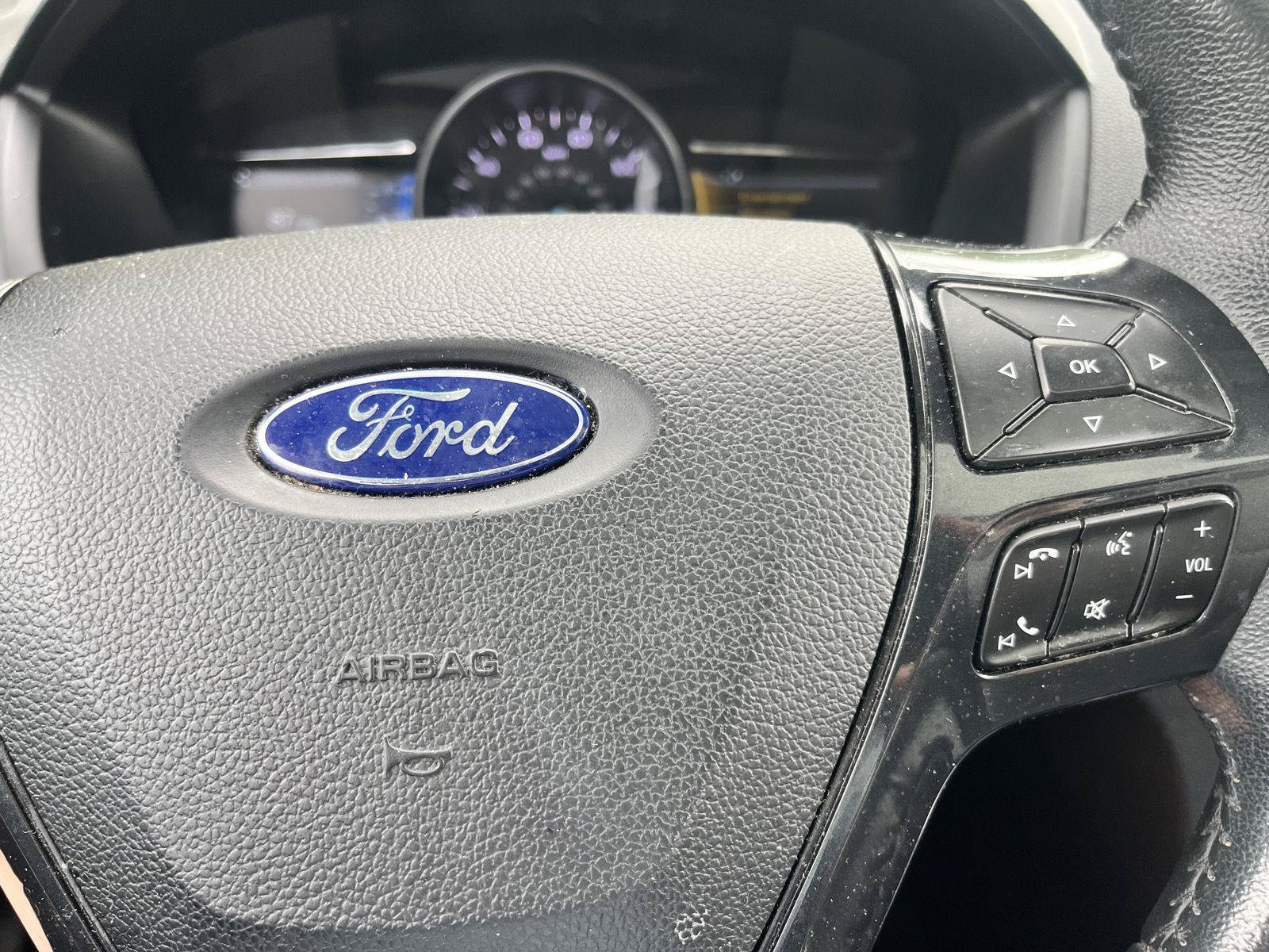Used 2018 Ford Explorer XLT w/ Equipment Group 202A AWD/4WD image 40