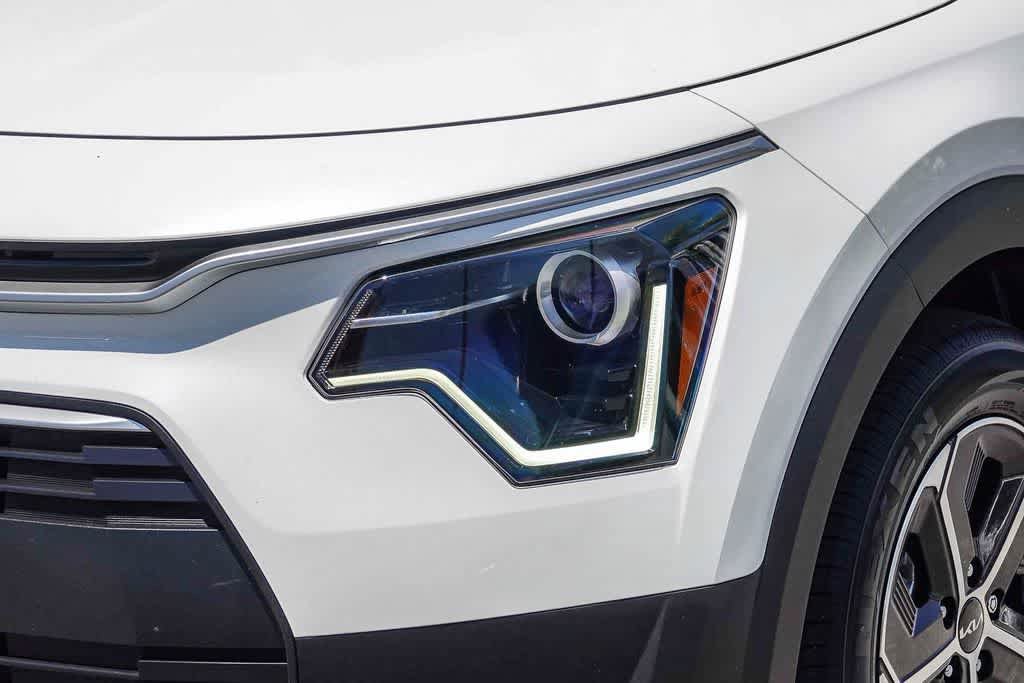 Certified 2023 Kia Niro LX FWD image 8