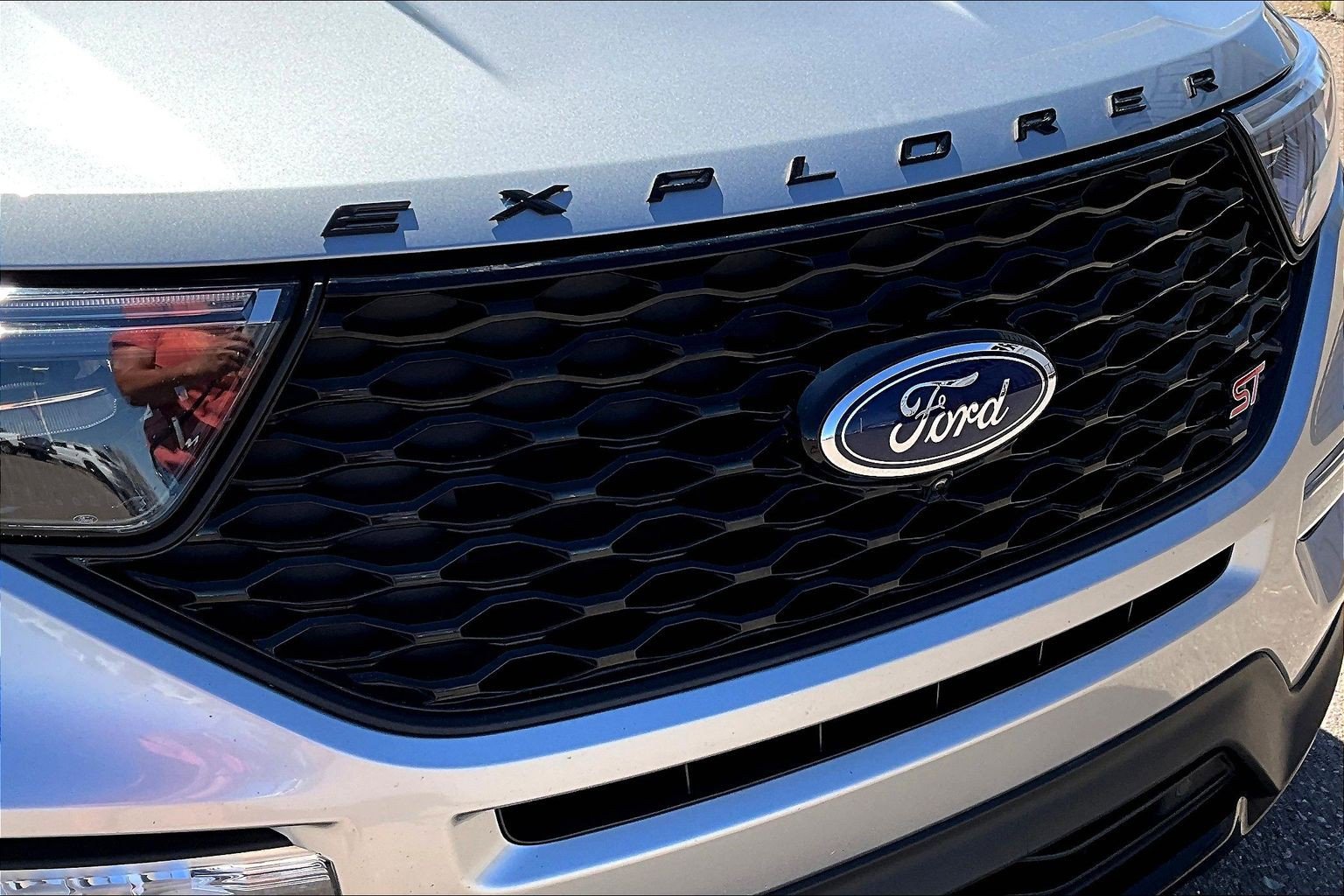 Used 2020 Ford Explorer ST w/ ST High-Performance Pack image 32