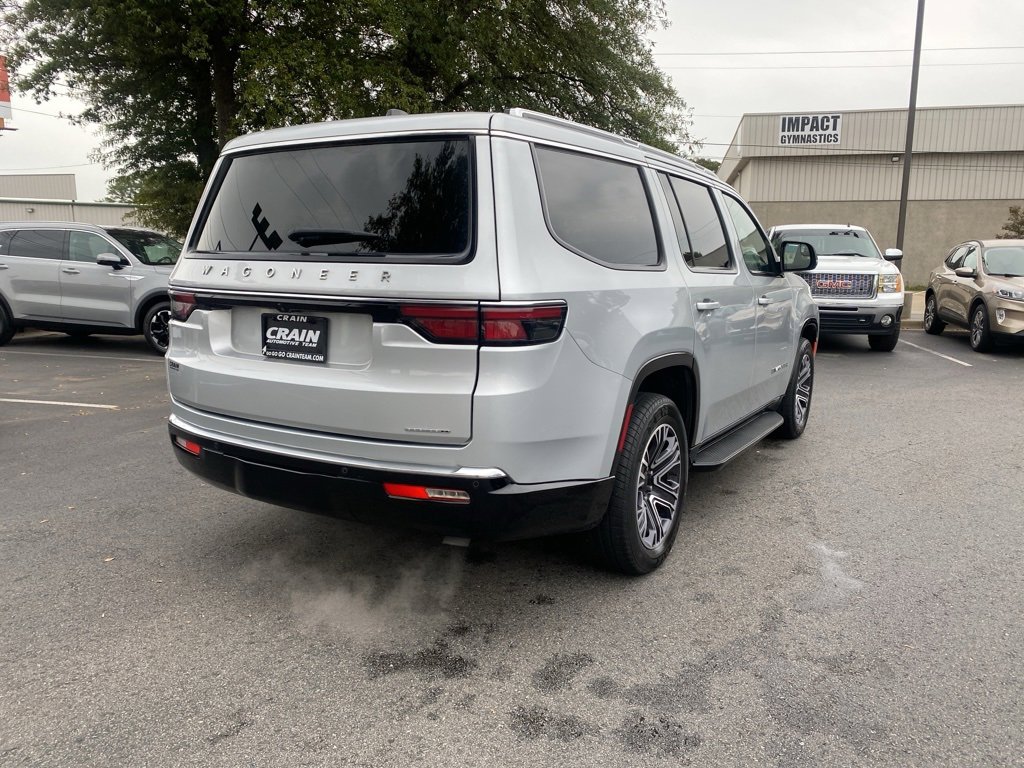 Used 2024 Jeep Wagoneer Series II w/ Flexible Seating Group image 7