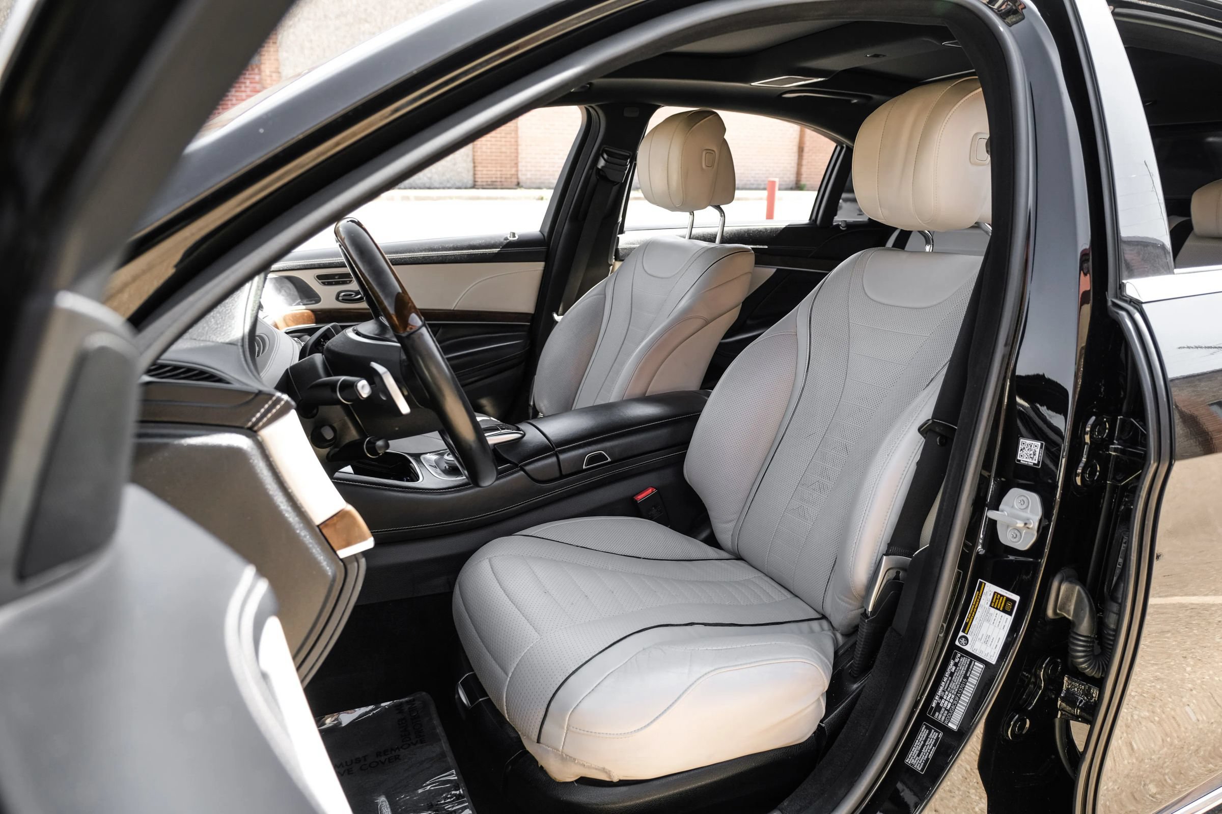 Used 2015 Mercedes-Benz S 550 Sedan image 32