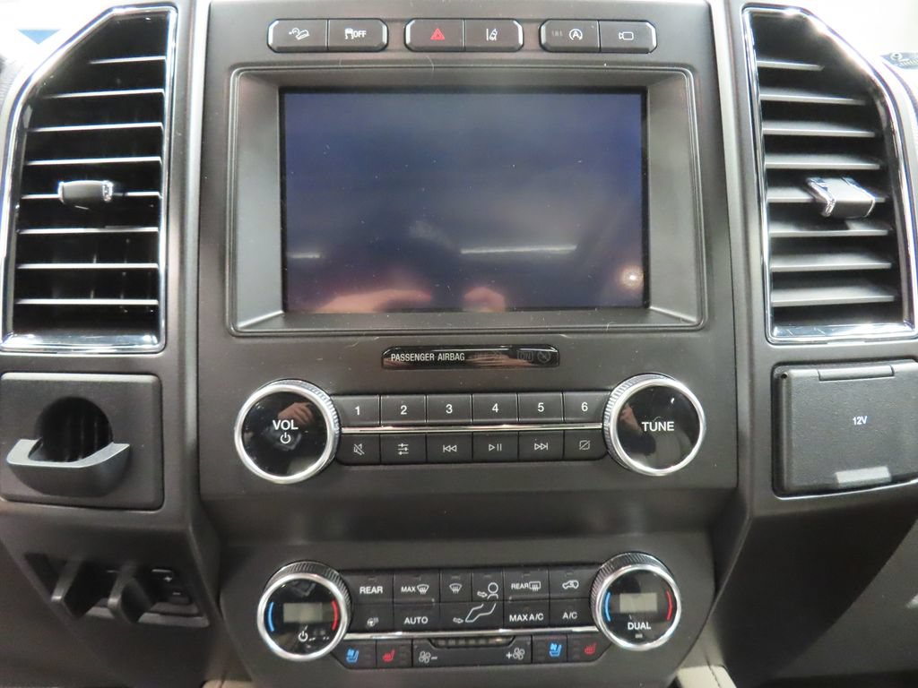 Used 2019 Ford Expedition Limited w/ Equipment Group 302A AWD/4WD image 50
