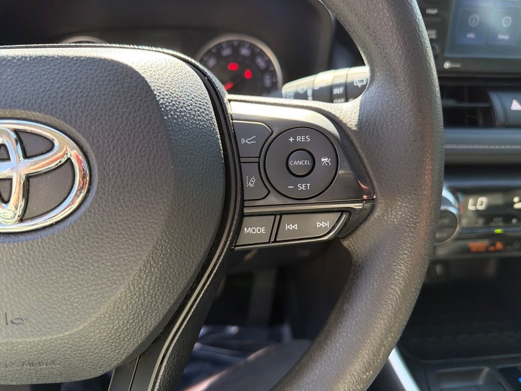 Used 2020 Toyota RAV4 XLE w/ Convenience Package image 22