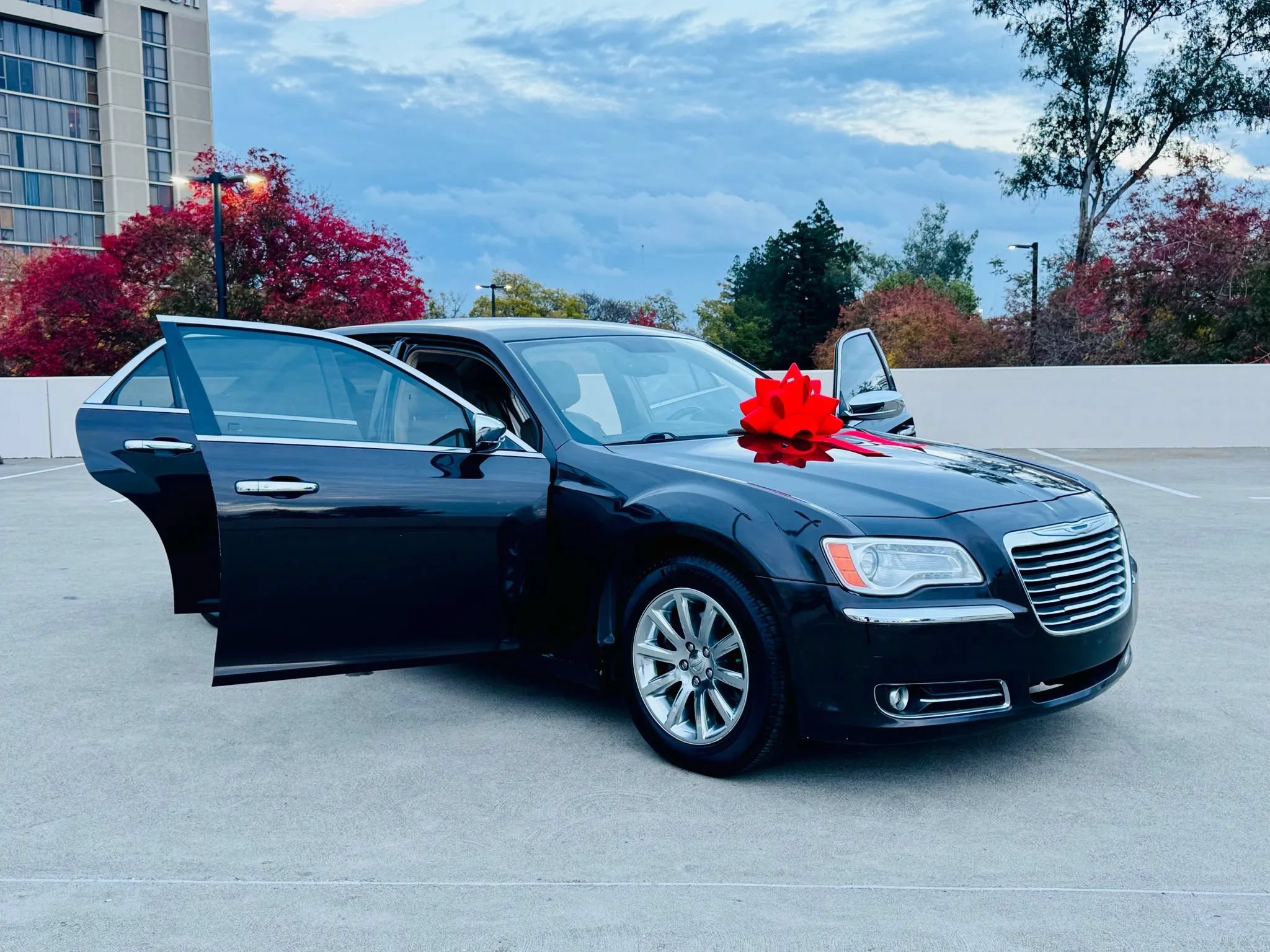 Used 2012 Chrysler 300 Limited RWD image 39