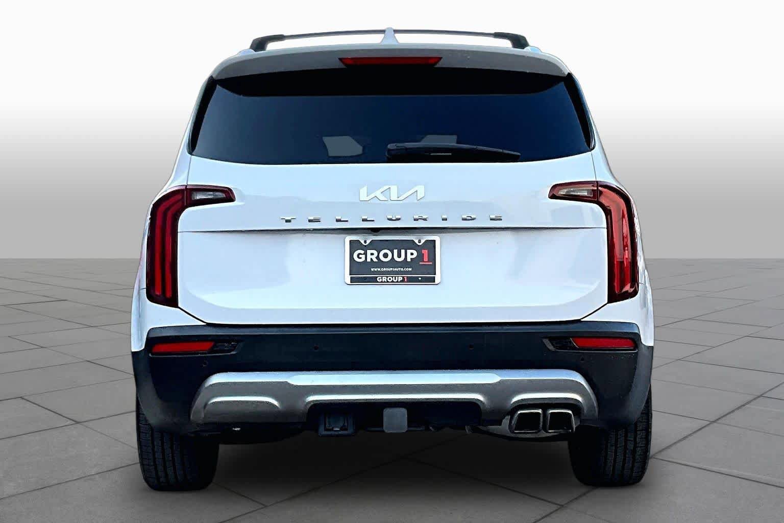 Used 2022 Kia Telluride EX w/ EX Premium Package FWD image 5