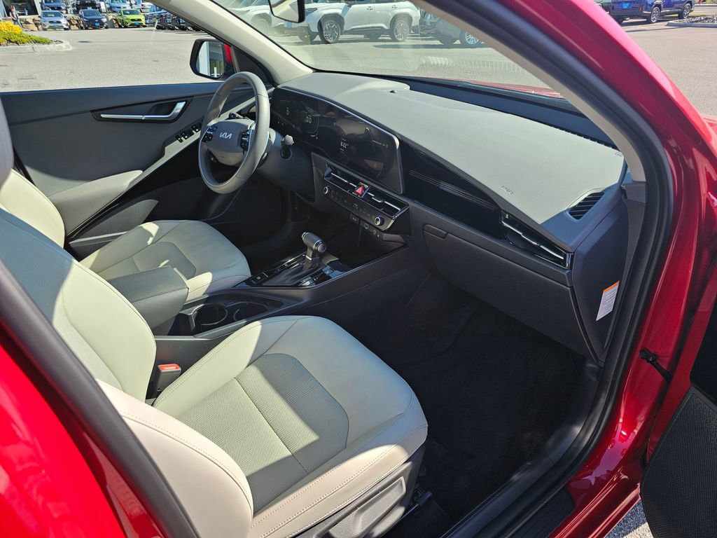 Used 2024 Kia Niro EX FWD image 15