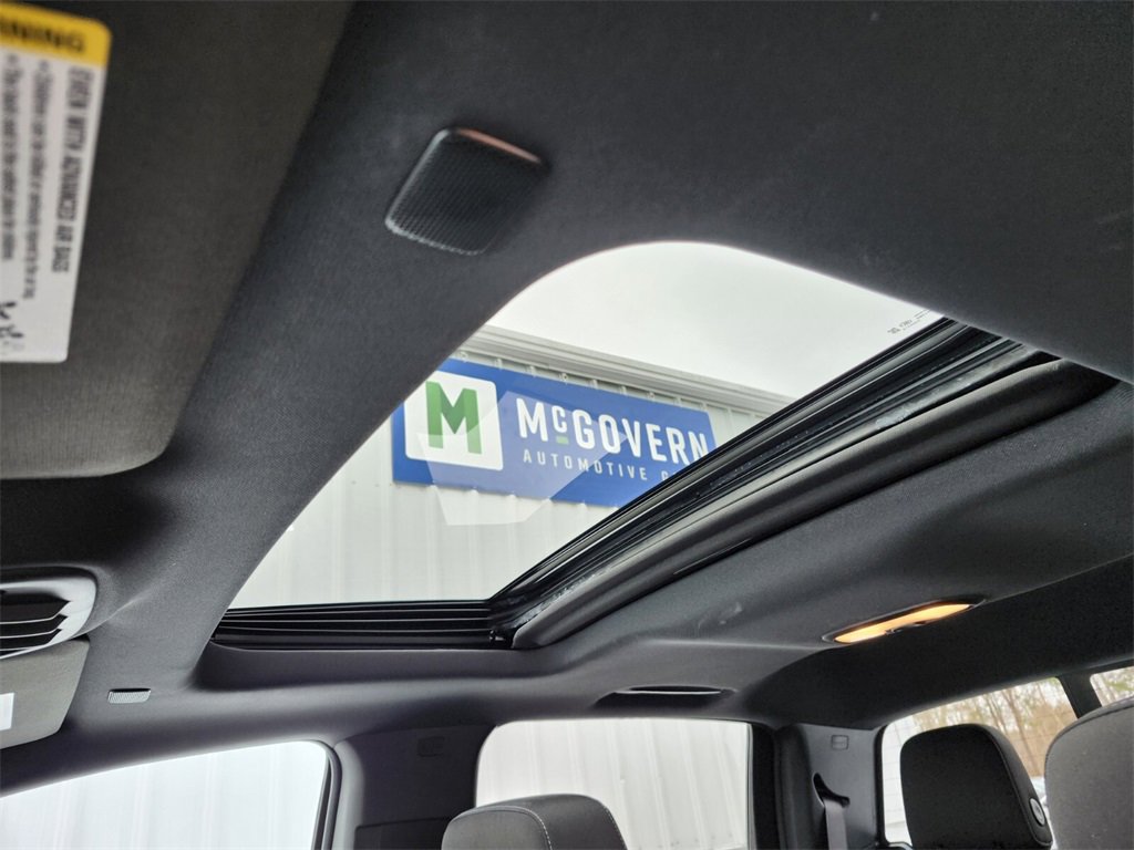 Used 2024 Chevrolet Colorado LT w/ LT Convenience Package II image 18