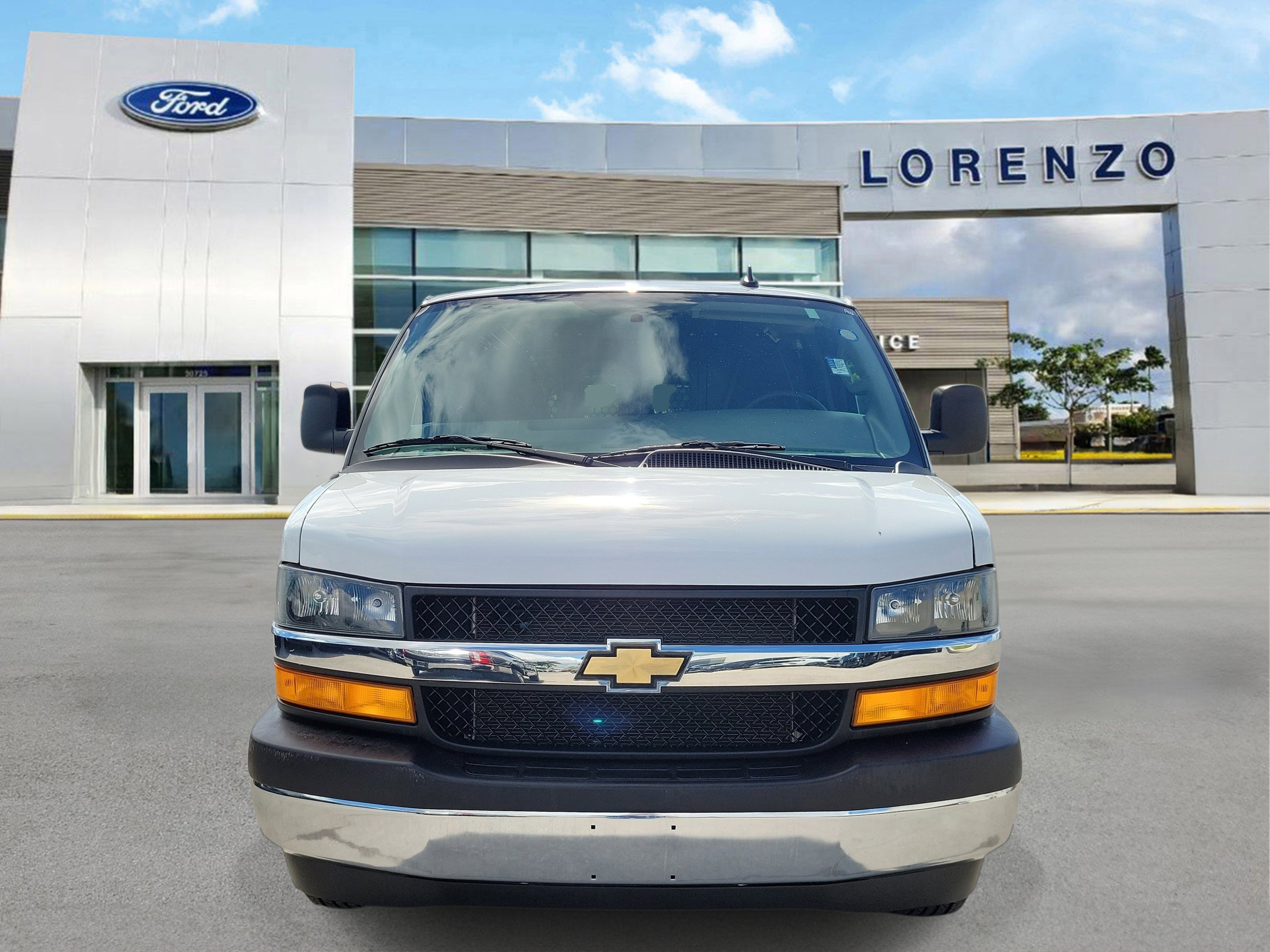 Used 2024 Chevrolet Express 2500 w/ Driver Convenience Package RWD video 2