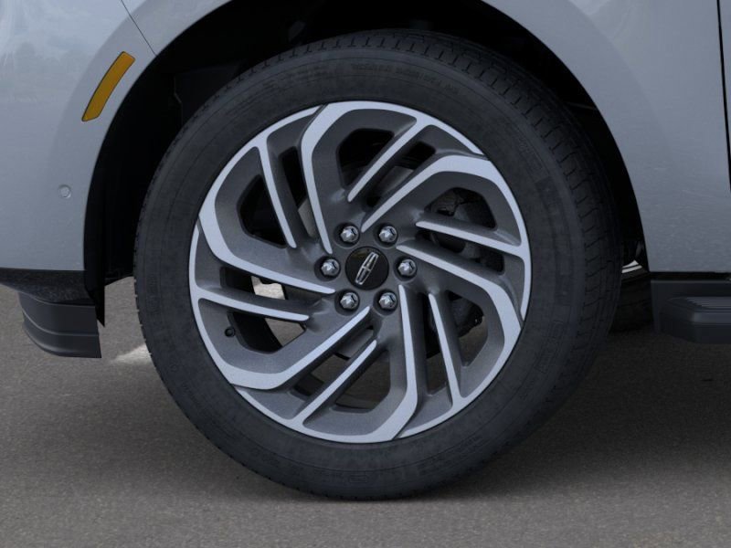 New 2026 Lincoln Navigator Premiere AWD/4WD image 19