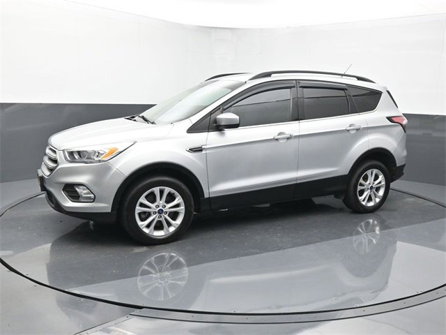 Used 2017 Ford Escape SE w/ Equipment Group 201A image 2