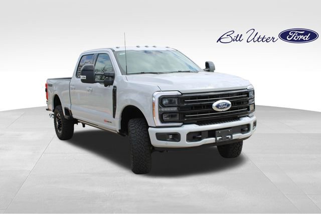Used 2026 Ford F350 Platinum w/ Tremor Off-Road Package image 3