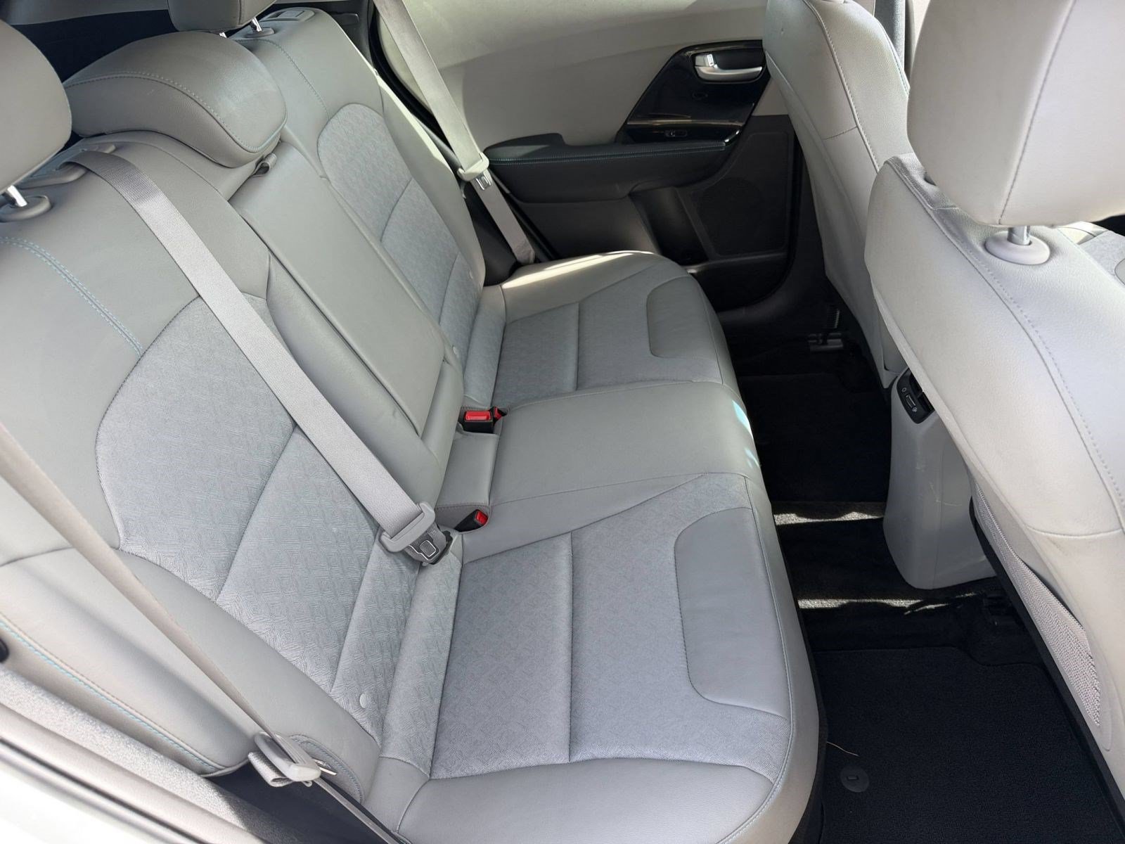 Used 2019 Kia Niro EX FWD image 29