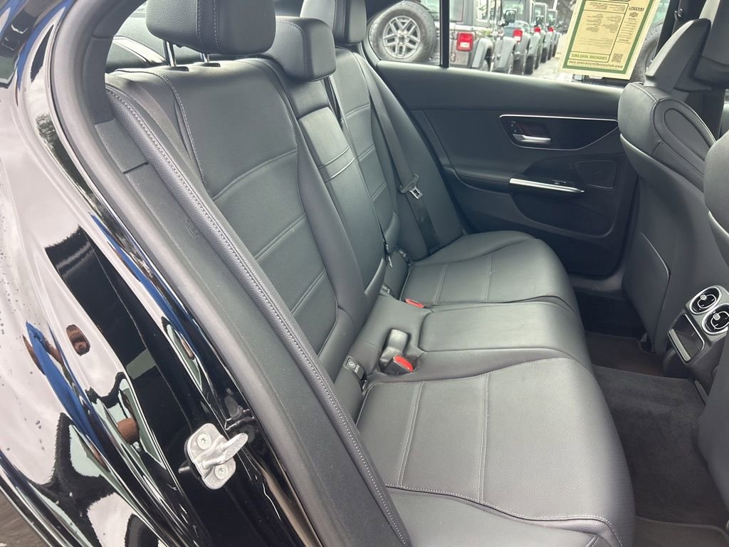 Used 2025 Mercedes-Benz C 300 4MATIC Sedan image 27