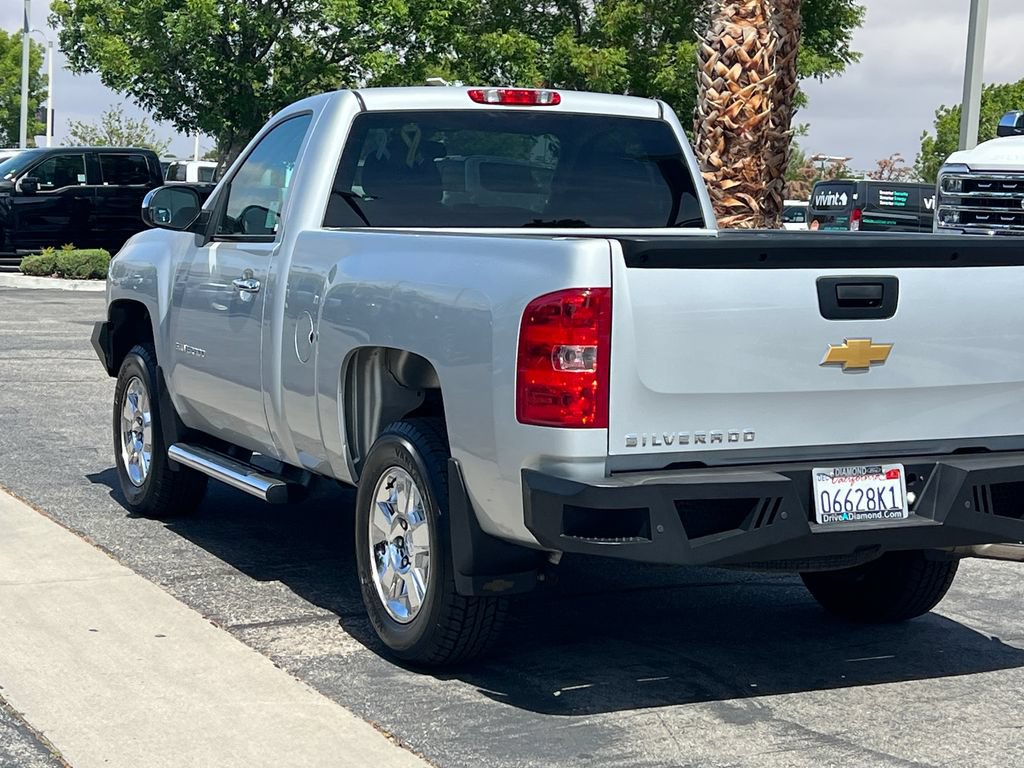 Used 2013 Chevrolet Silverado 1500 LT w/ Chrome Essentials Package RWD image 5