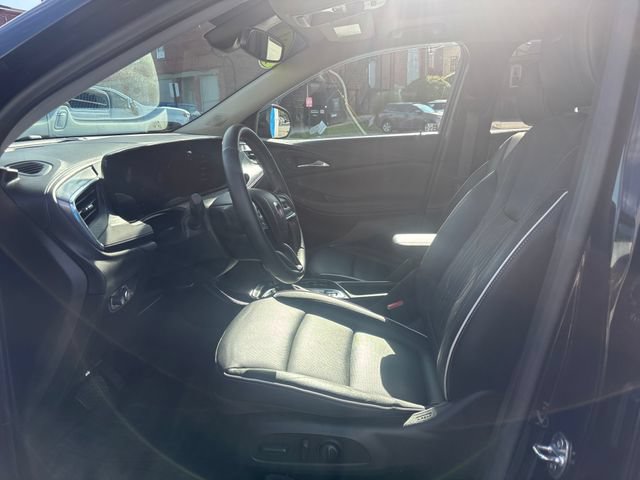 Used 2024 Buick Encore GX Avenir w/ Avenir Convenience Package AWD/4WD image 11