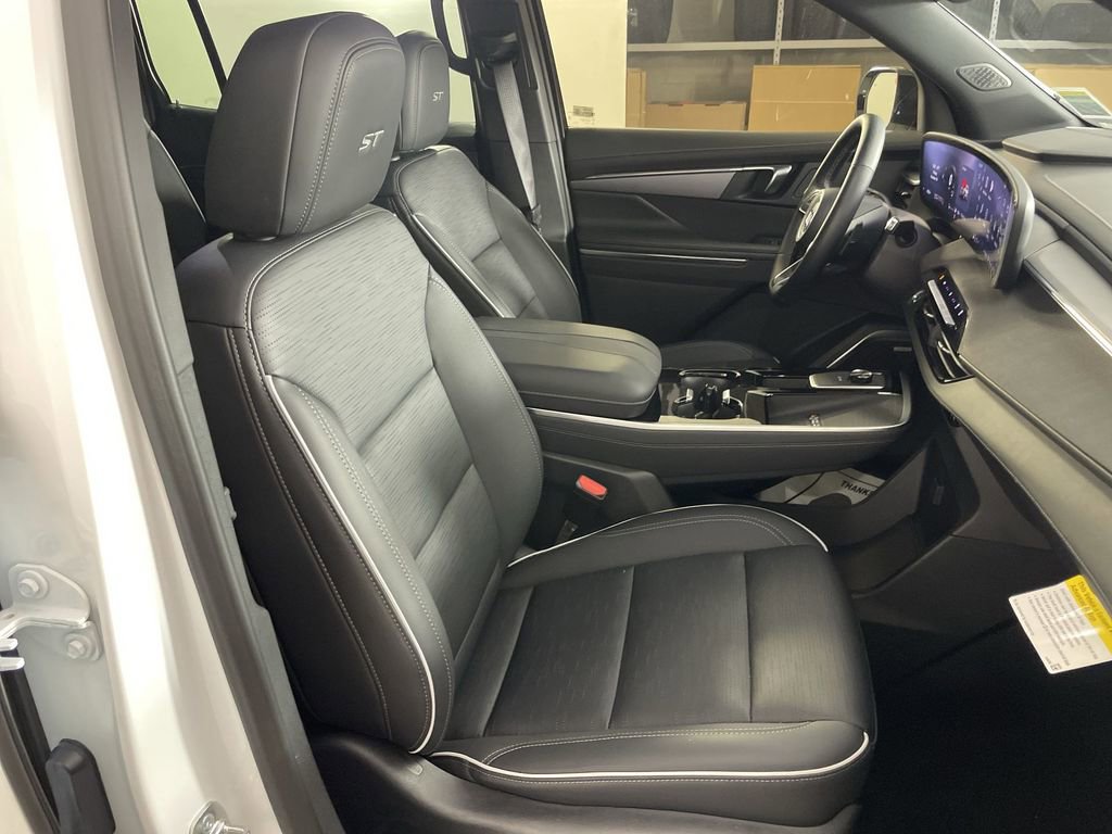 Used 2025 Buick Enclave Sport Touring image 27