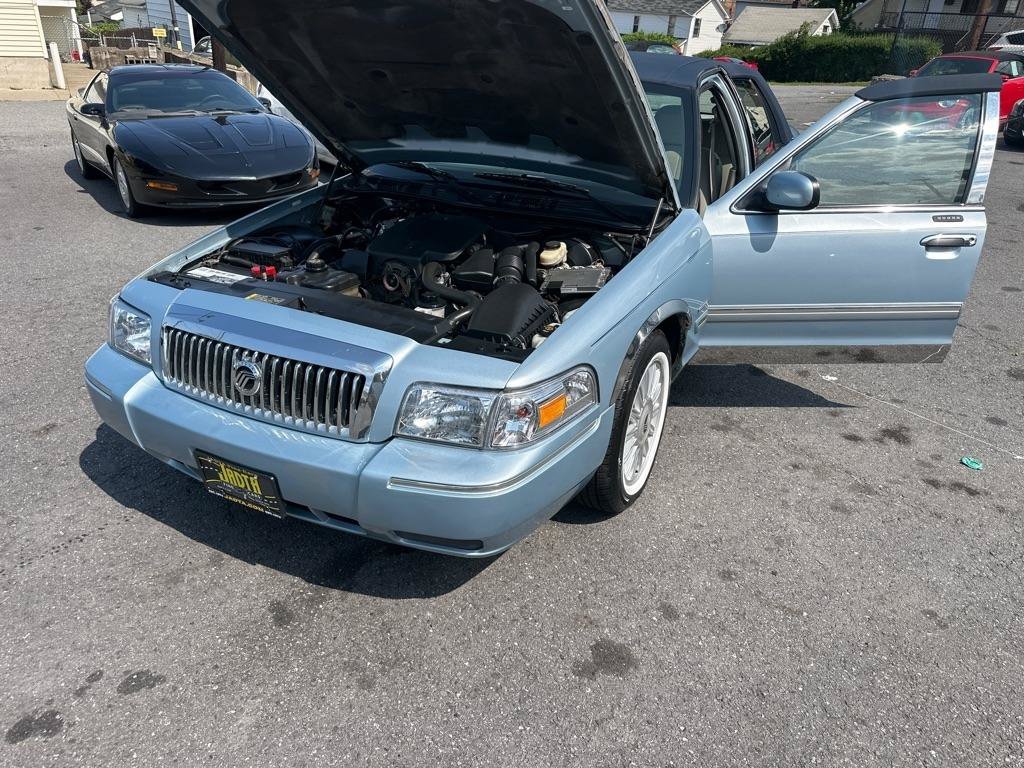 Used 2010 Mercury Grand Marquis LS RWD image 30