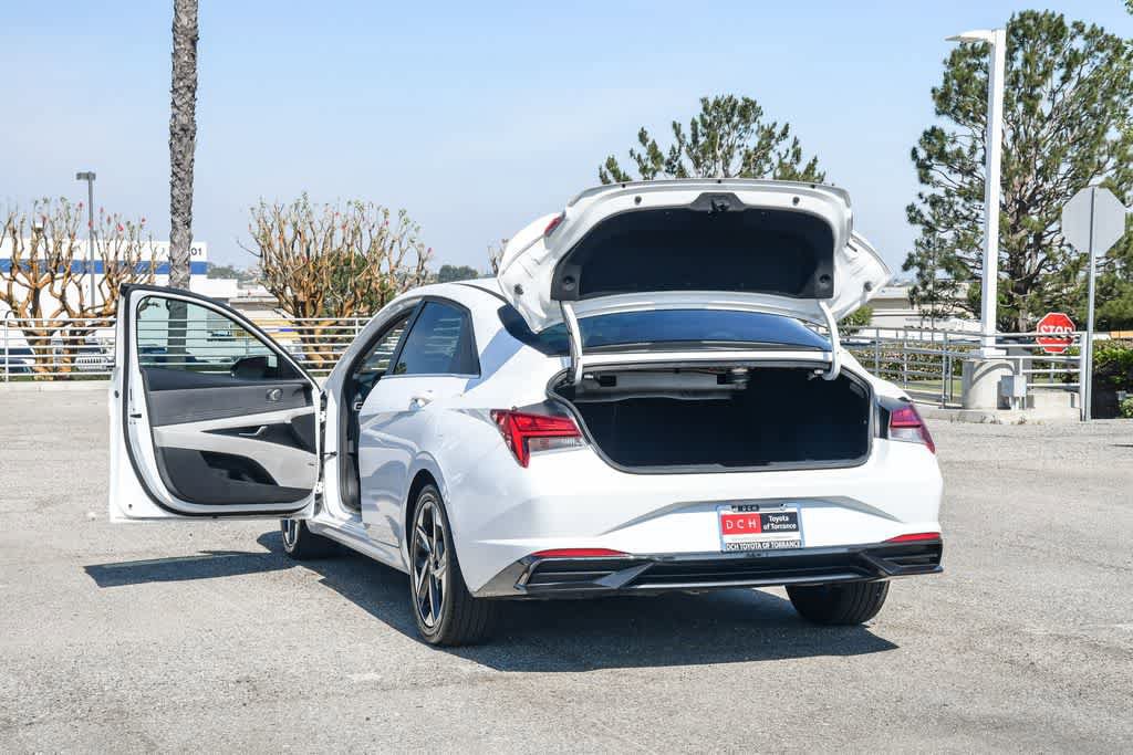 Used 2021 Hyundai Elantra Limited image 26