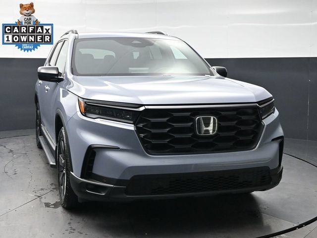 Used 2025 Honda Pilot Sport image 2