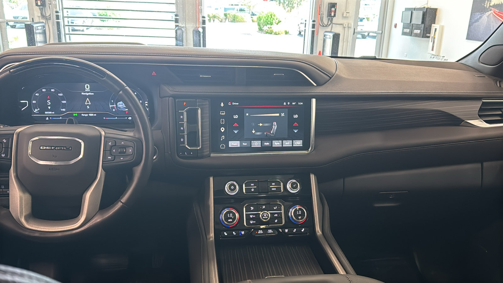 Used 2024 GMC Yukon Denali w/ Denali Reserve Package AWD/4WD image 11