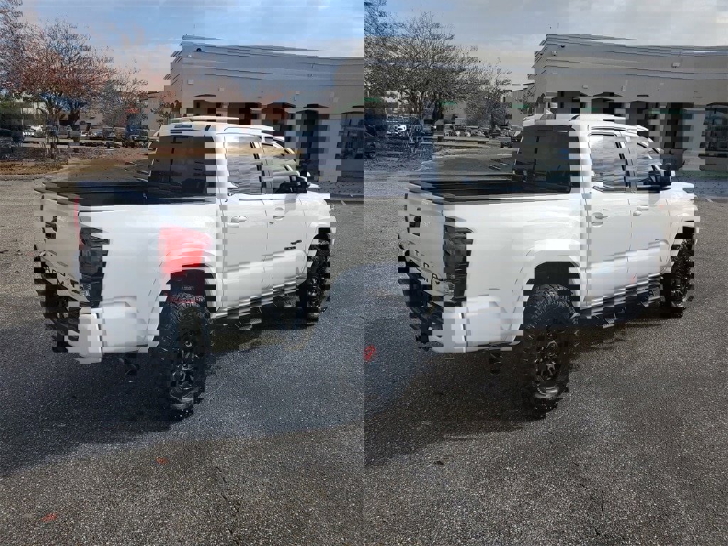 Used 2022 Toyota Tacoma SR5 image 4