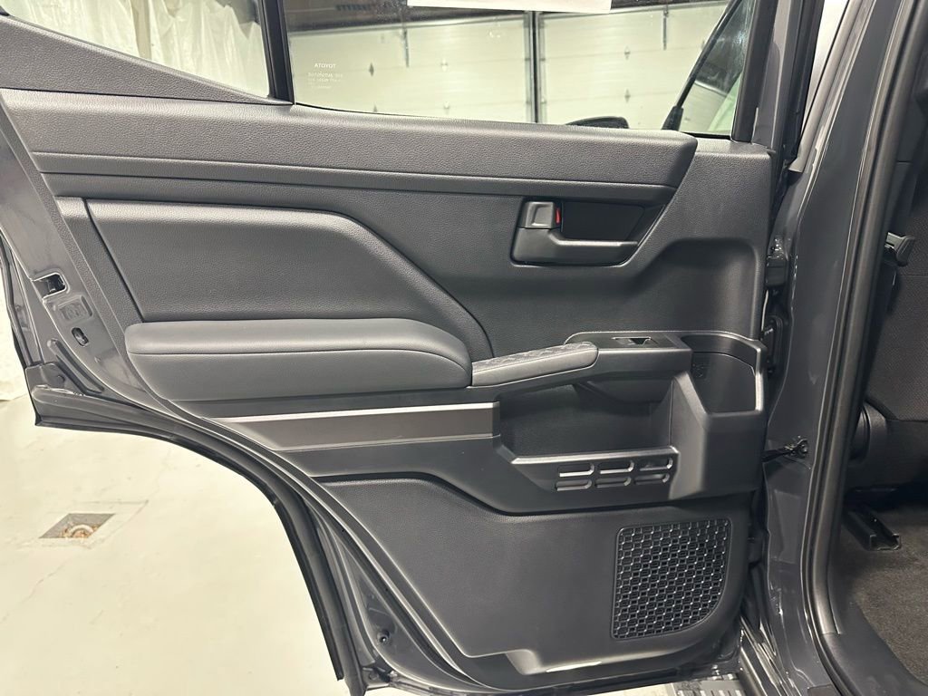 Used 2025 Toyota 4Runner SR5 image 41